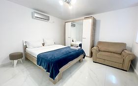 Old Town Retreat No 8